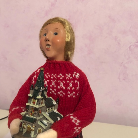 Byers choice caroler Lady with church - Picture 6 of 10